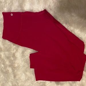 Lululemon Aligns Hot Pink